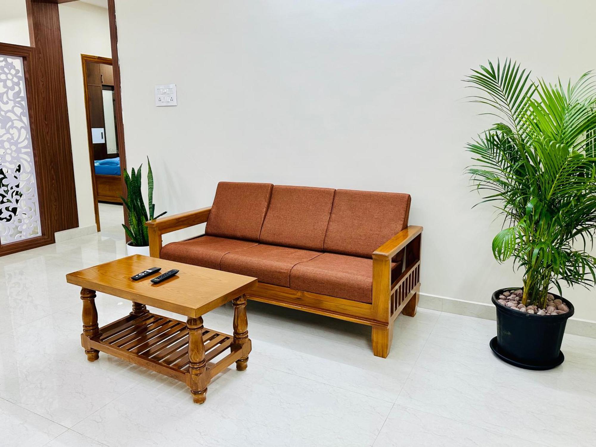 Truelife - 3Bhk Family Suites - Ps4 Pure Veg Restaurant On The Way To Balaji Temple - 2500 Sft Large Signature Apartment - Modular Kitchen - Super Fast Wifi, Smart Tv, 250 Jio Channels - Parking - Easy Access To All Temples - Top Service With Lots Of ティルパティ エクステリア 写真