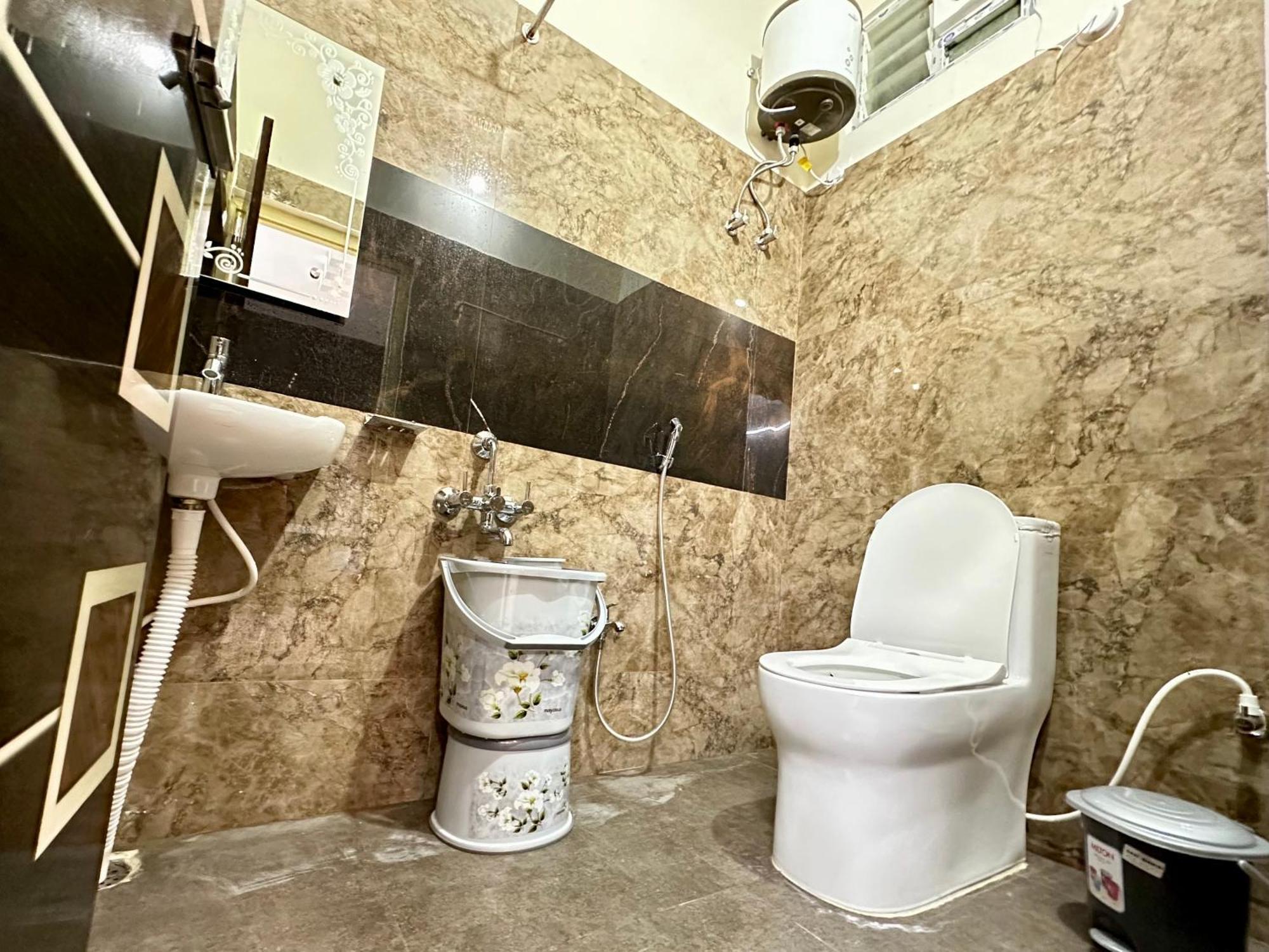 Truelife - 3Bhk Family Suites - Ps4 Pure Veg Restaurant On The Way To Balaji Temple - 2500 Sft Large Signature Apartment - Modular Kitchen - Super Fast Wifi, Smart Tv, 250 Jio Channels - Parking - Easy Access To All Temples - Top Service With Lots Of ティルパティ エクステリア 写真