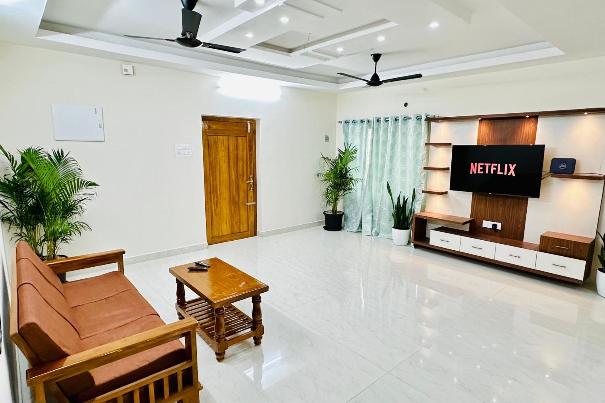 Truelife - 3Bhk Family Suites - Ps4 Pure Veg Restaurant On The Way To Balaji Temple - 2500 Sft Large Signature Apartment - Modular Kitchen - Super Fast Wifi, Smart Tv, 250 Jio Channels - Parking - Easy Access To All Temples - Top Service With Lots Of ティルパティ エクステリア 写真