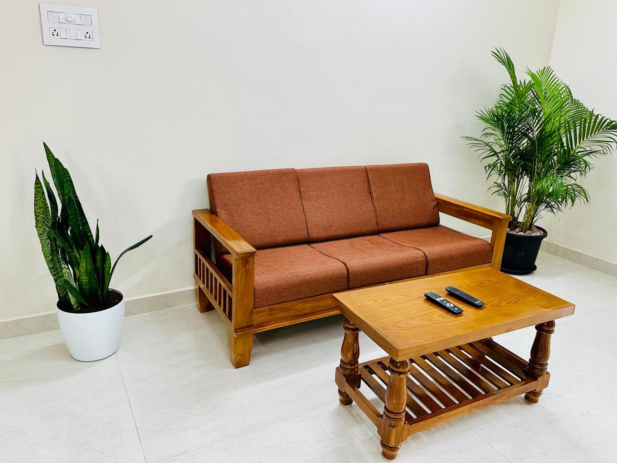 Truelife - 3Bhk Family Suites - Ps4 Pure Veg Restaurant On The Way To Balaji Temple - 2500 Sft Large Signature Apartment - Modular Kitchen - Super Fast Wifi, Smart Tv, 250 Jio Channels - Parking - Easy Access To All Temples - Top Service With Lots Of ティルパティ エクステリア 写真