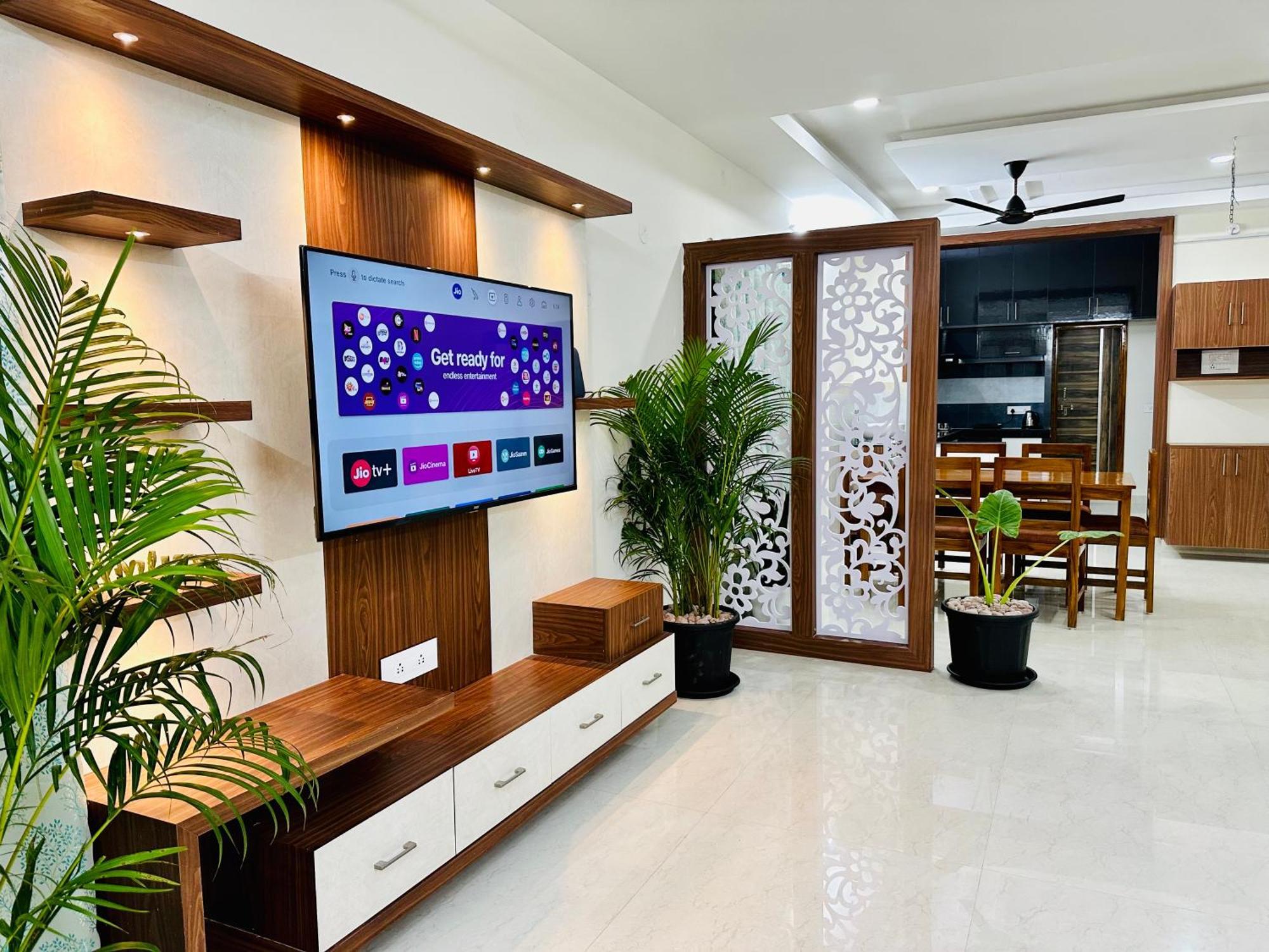 Truelife - 3Bhk Family Suites - Ps4 Pure Veg Restaurant On The Way To Balaji Temple - 2500 Sft Large Signature Apartment - Modular Kitchen - Super Fast Wifi, Smart Tv, 250 Jio Channels - Parking - Easy Access To All Temples - Top Service With Lots Of ティルパティ エクステリア 写真