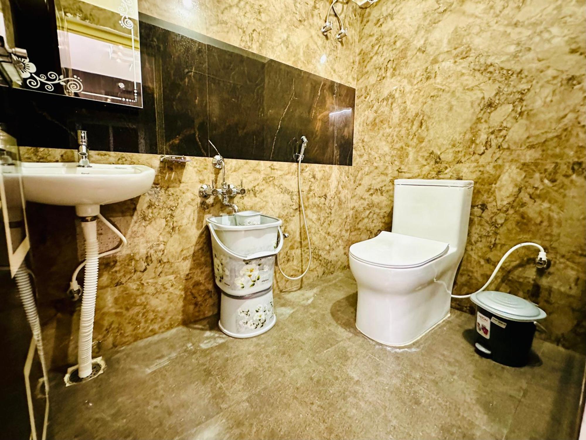 Truelife - 3Bhk Family Suites - Ps4 Pure Veg Restaurant On The Way To Balaji Temple - 2500 Sft Large Signature Apartment - Modular Kitchen - Super Fast Wifi, Smart Tv, 250 Jio Channels - Parking - Easy Access To All Temples - Top Service With Lots Of ティルパティ エクステリア 写真